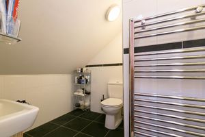 Ensuite- click for photo gallery
